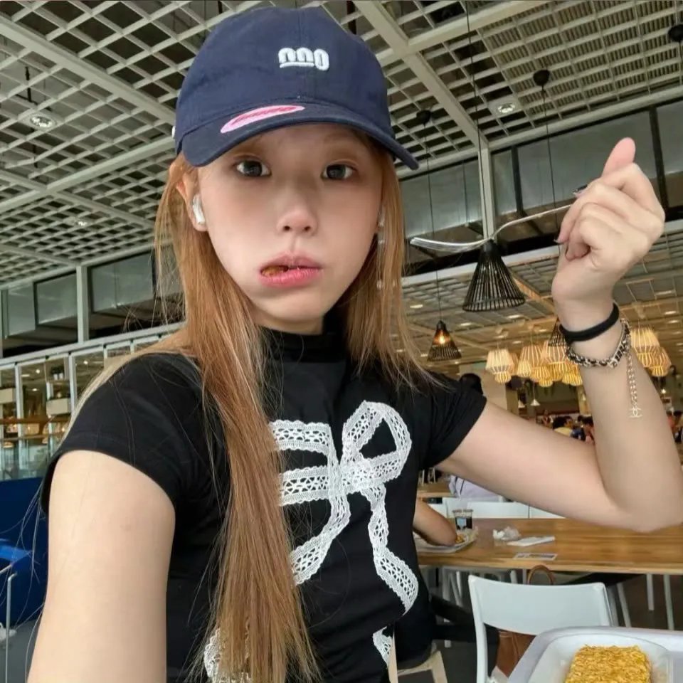 家政妇看见了!